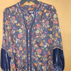 JOHNNY WAS Woman's Long Sleeves Embroidered Blouse Size M Used
